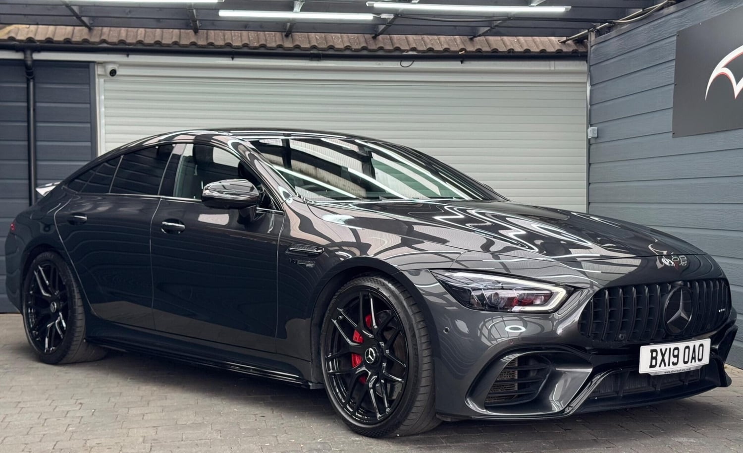 [ berth ]Mercedes-Benz AMG GT