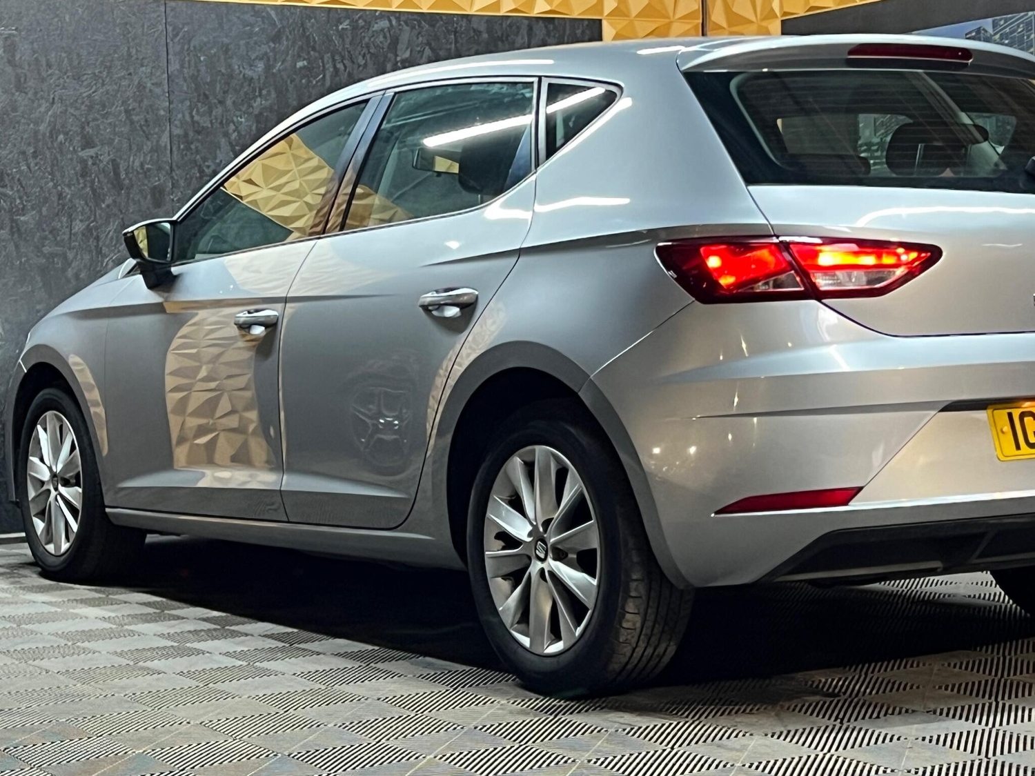 SEAT Leon 2018 - Cars in Halifax