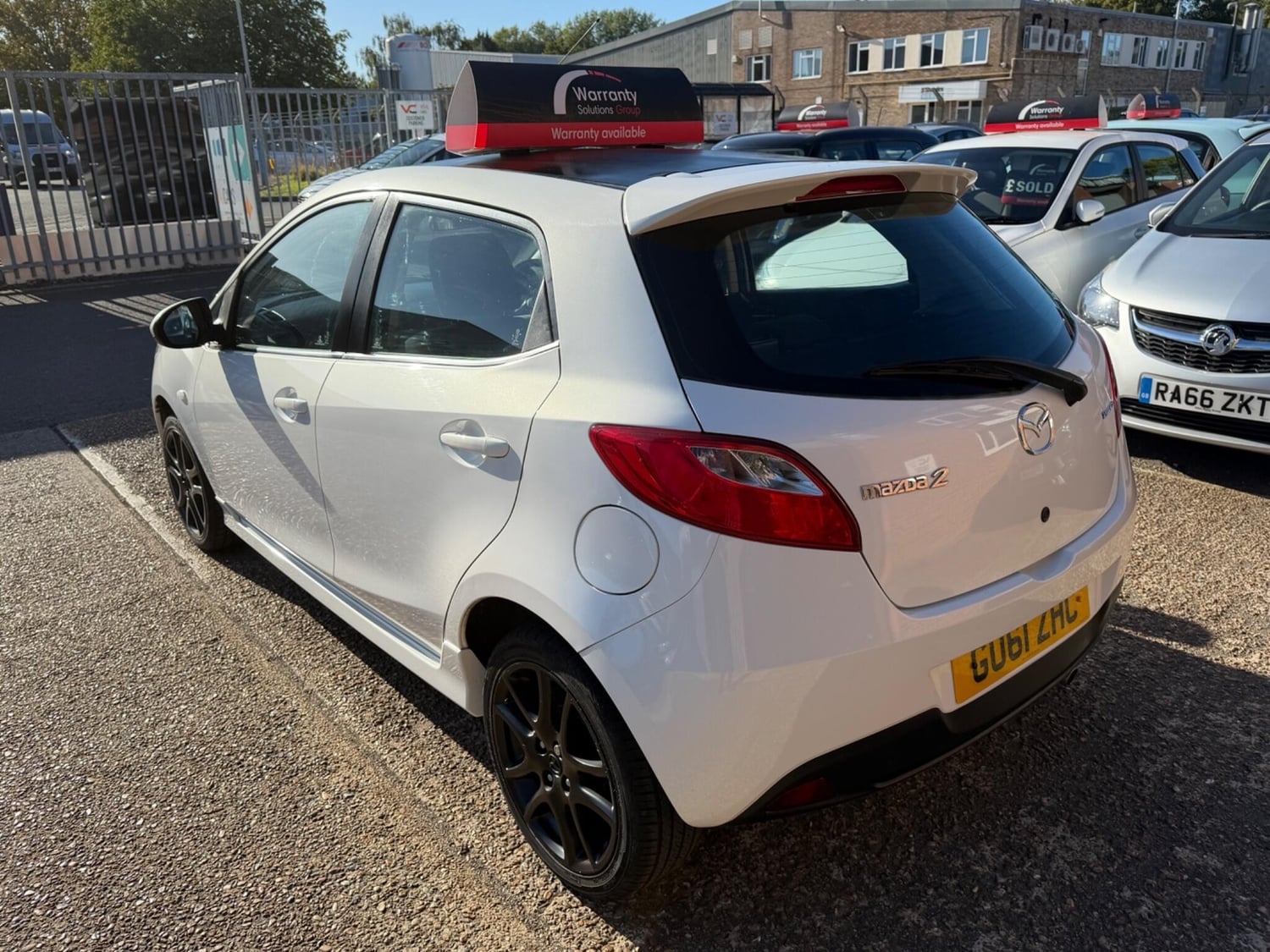 Mazda Mazda2 2011 - Cars