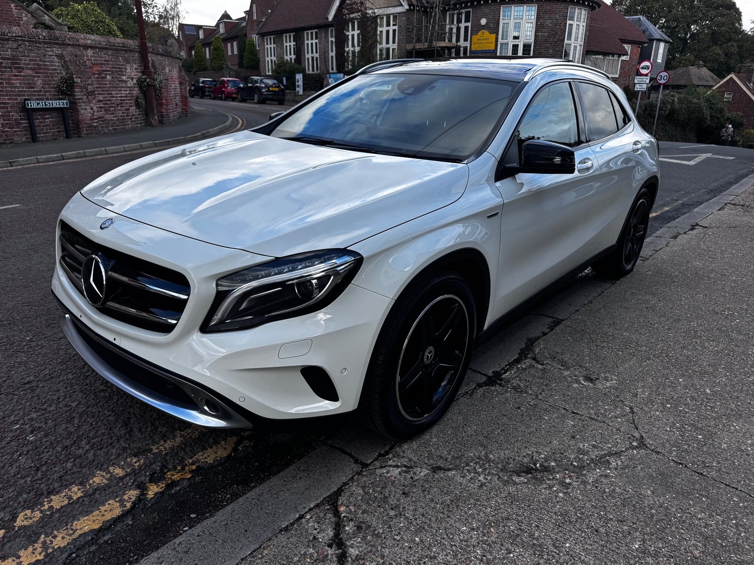 Mercedes-Benz GLA 2014 - Cars