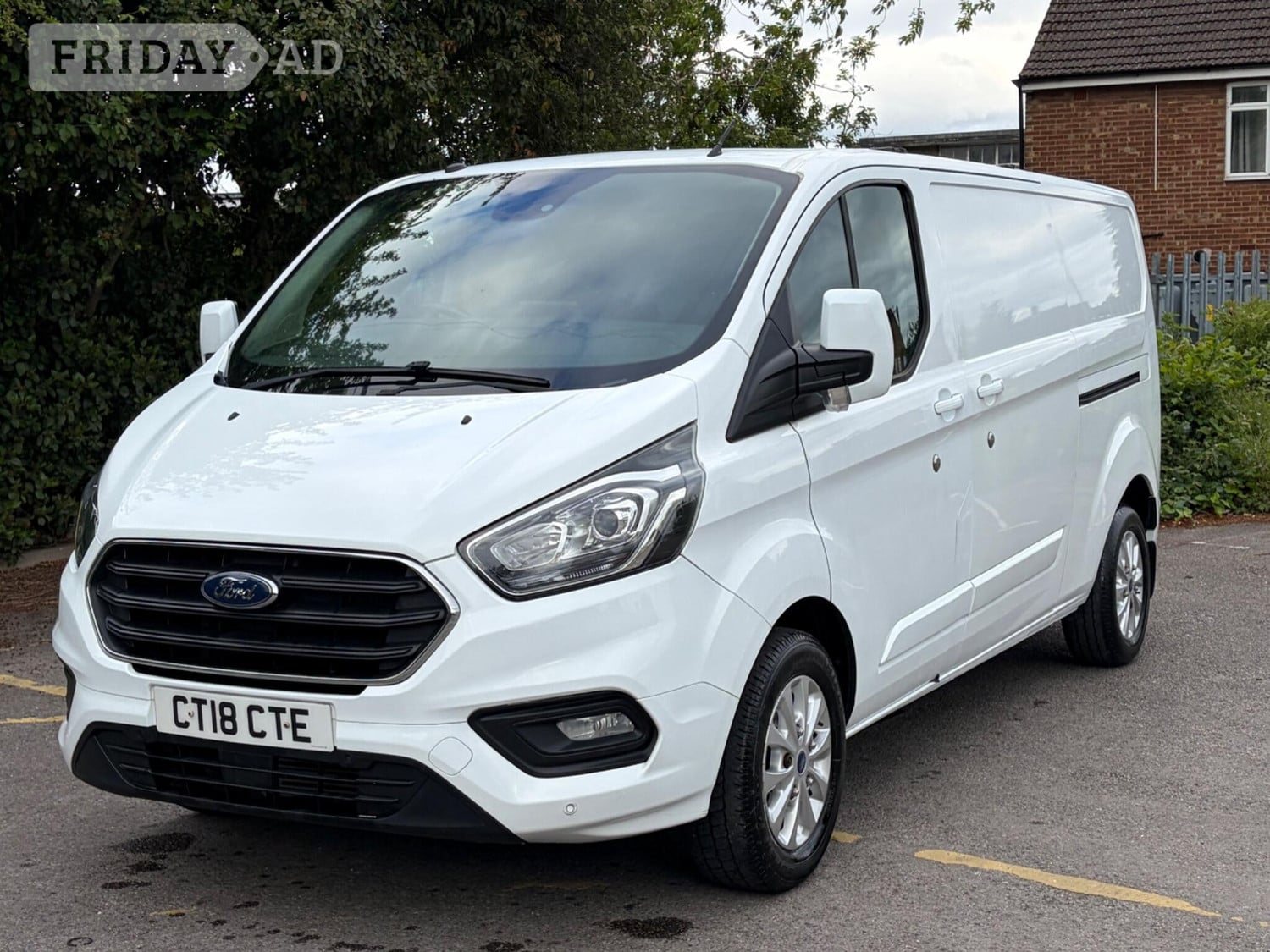 [ berth ]Ford Transit Custom