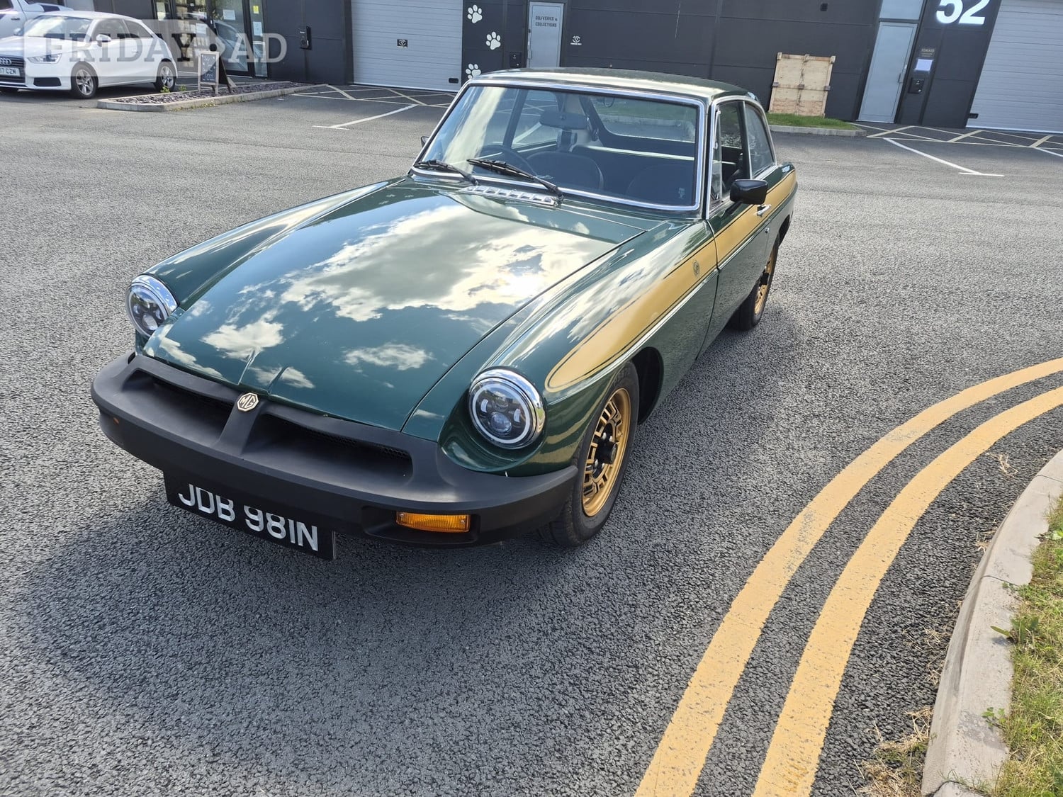 MG MGB 1975 - Cars in Market Drayton