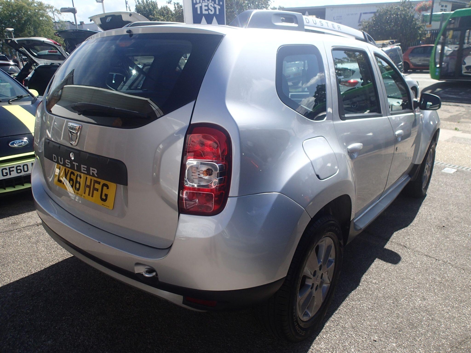 [ berth ]Dacia Duster