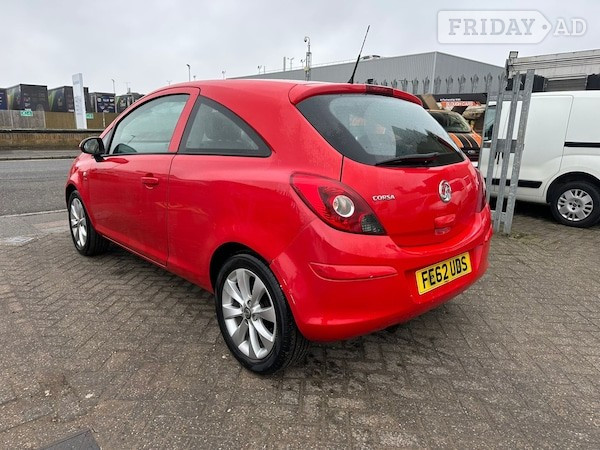 [ berth ]Vauxhall Corsa