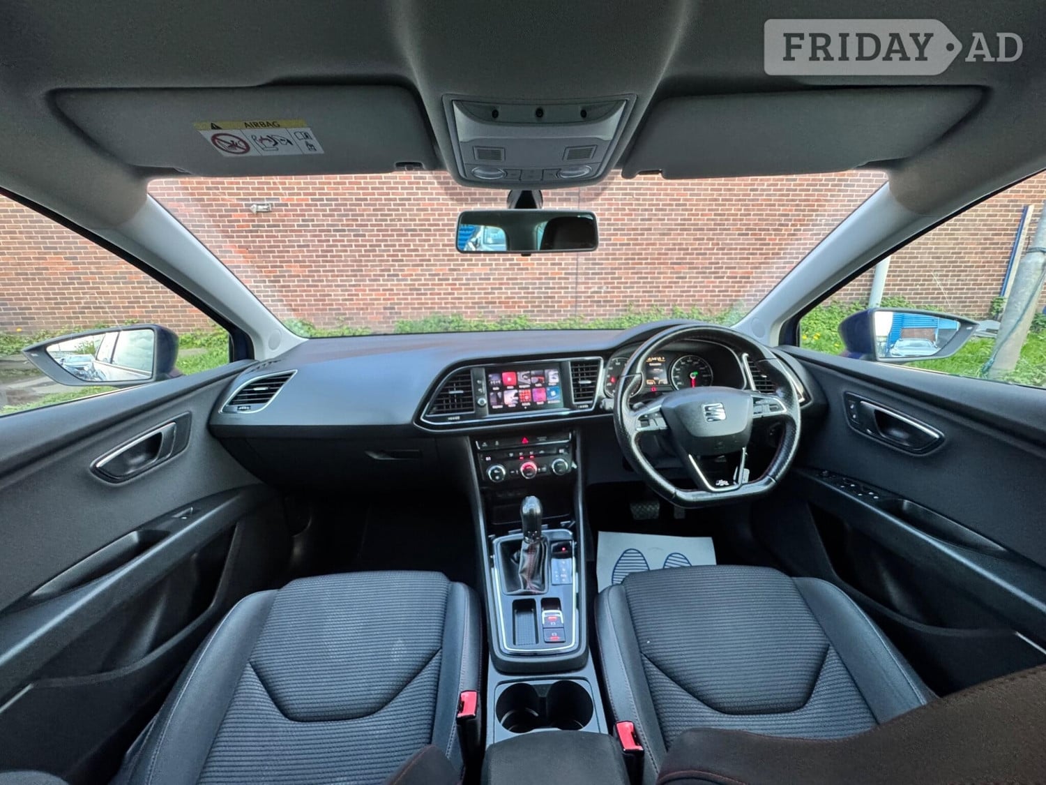 [ berth ]SEAT Leon