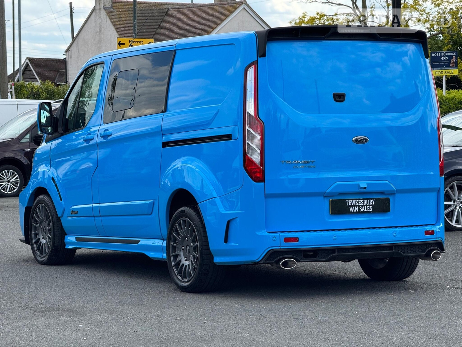 [ berth ]Ford Transit Custom