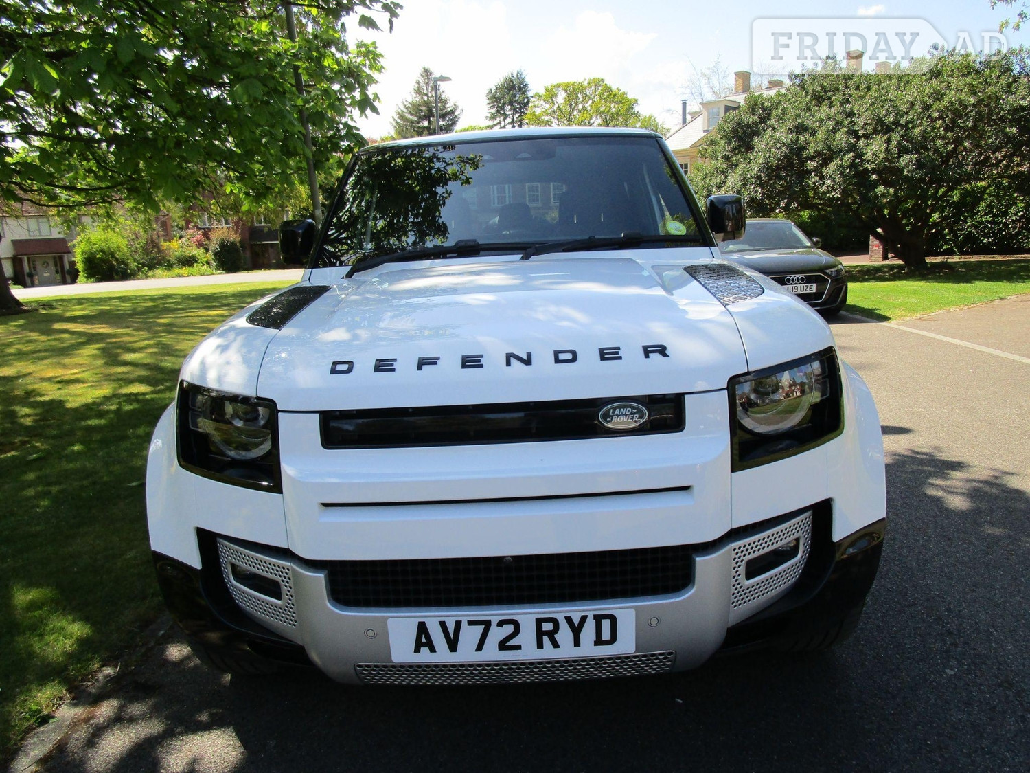 [ berth ]Land Rover Defender 110