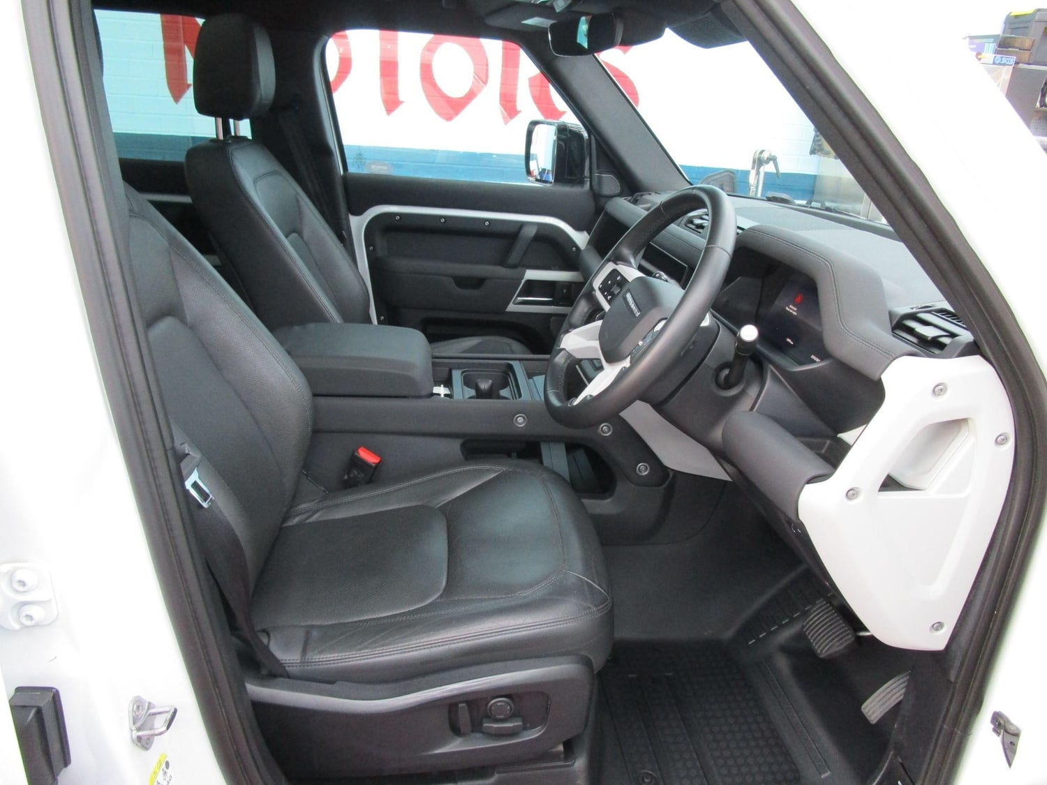 Land Rover Defender 110 2022 - Cars