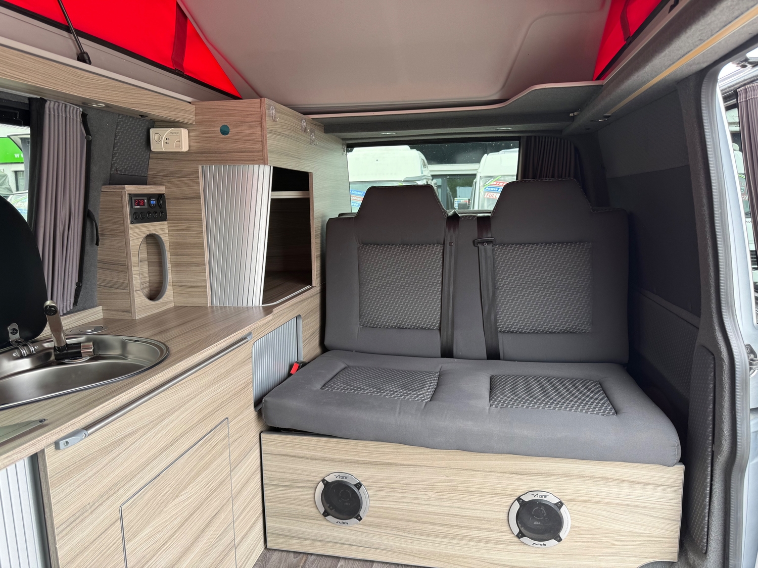Volkswagen Transporter 2015 - Motorhomes & Caravans