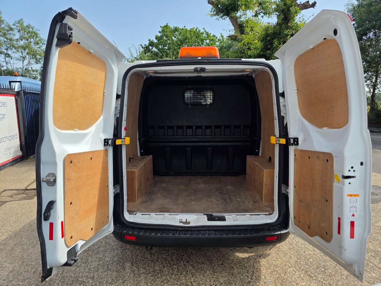 Ford Transit Custom 2020 - Vans & Commercial Vehicles