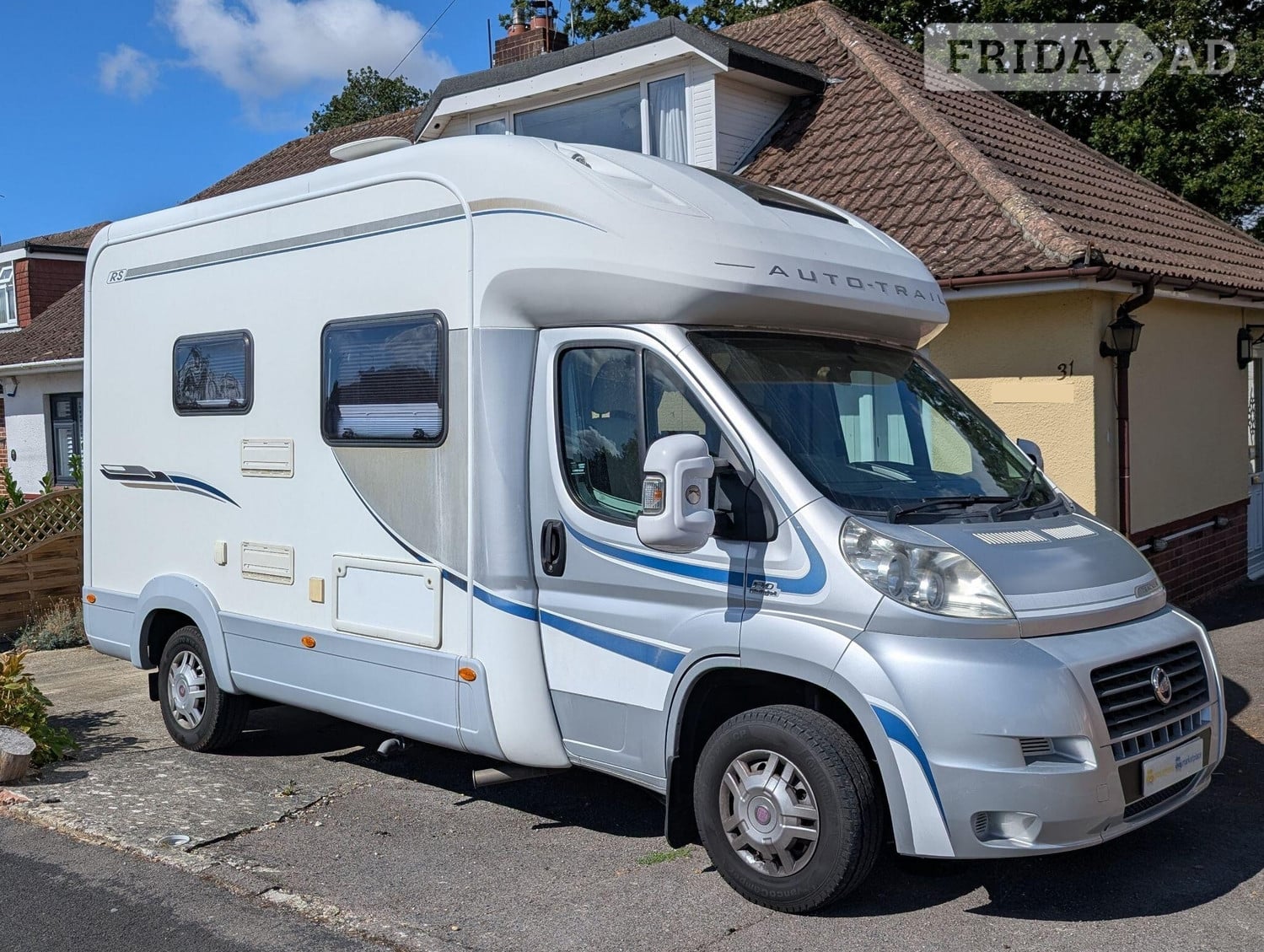 [2 berth ]Auto-Trail Tracker