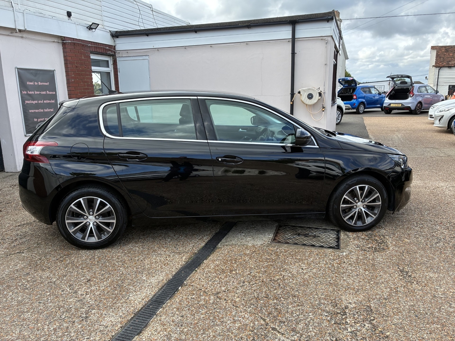 Peugeot 308 2015 - Cars in Pevensey