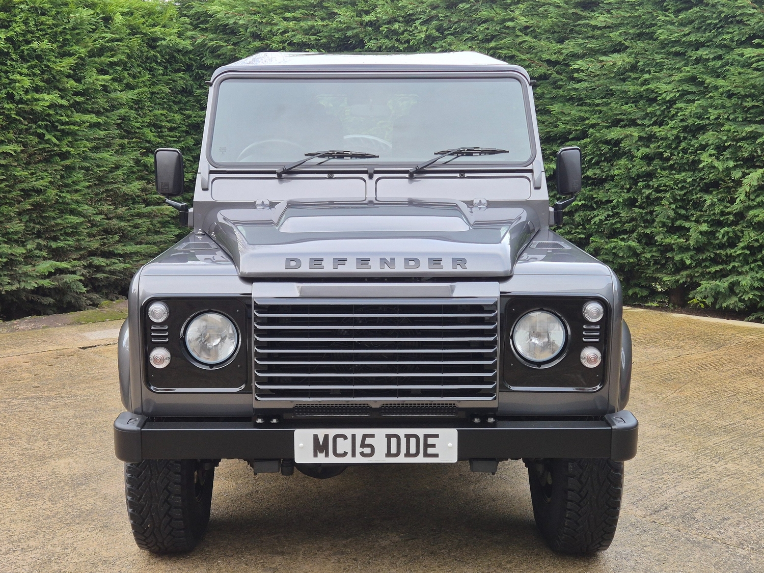 [ berth ]Land Rover Defender 90