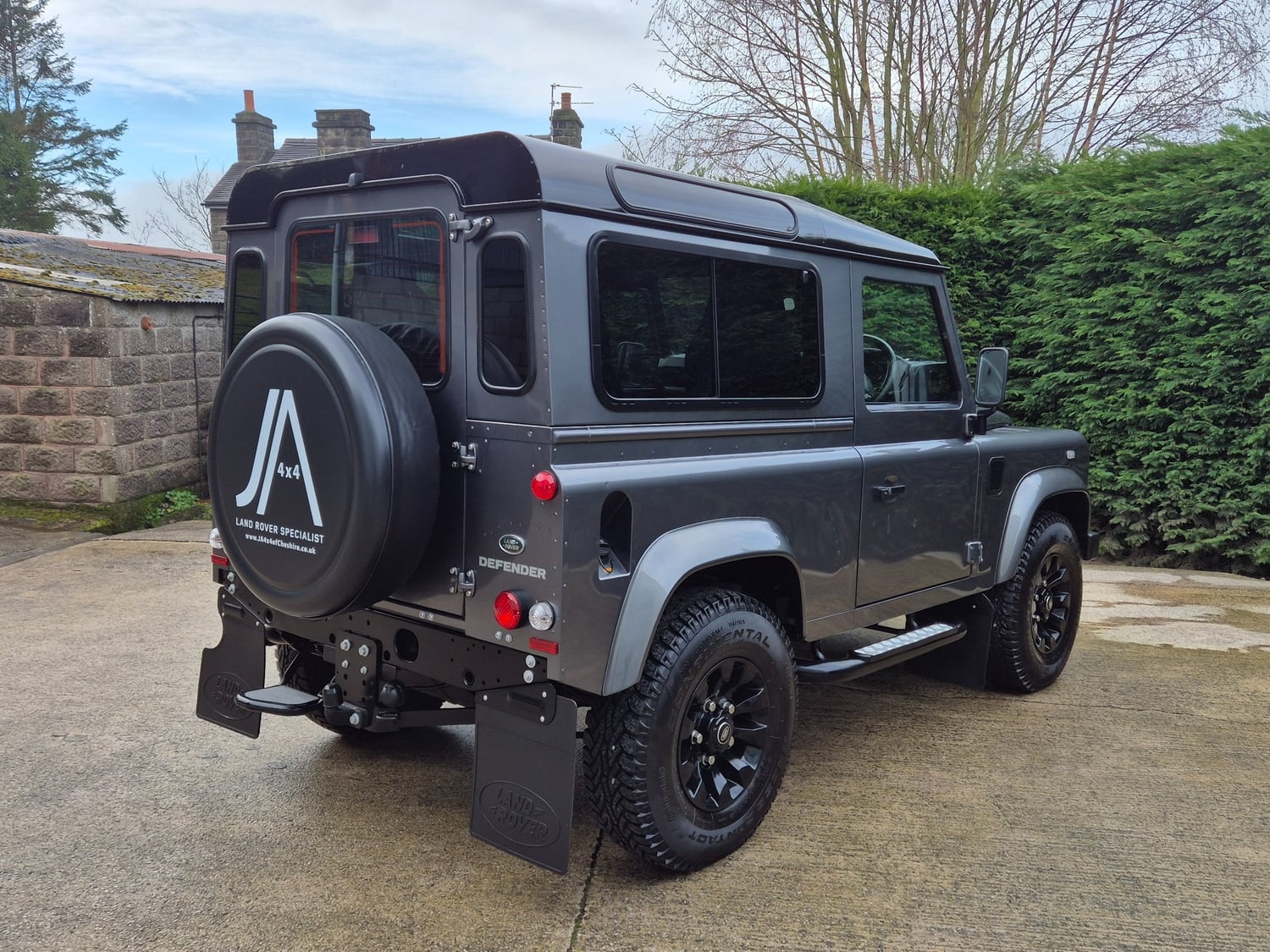 Land Rover Defender 90 2015 - Cars