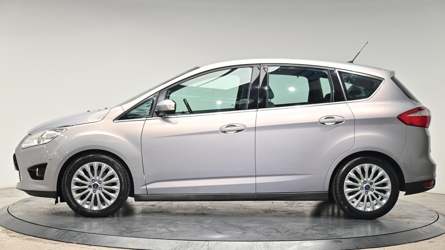 [ berth ]Ford C-MAX