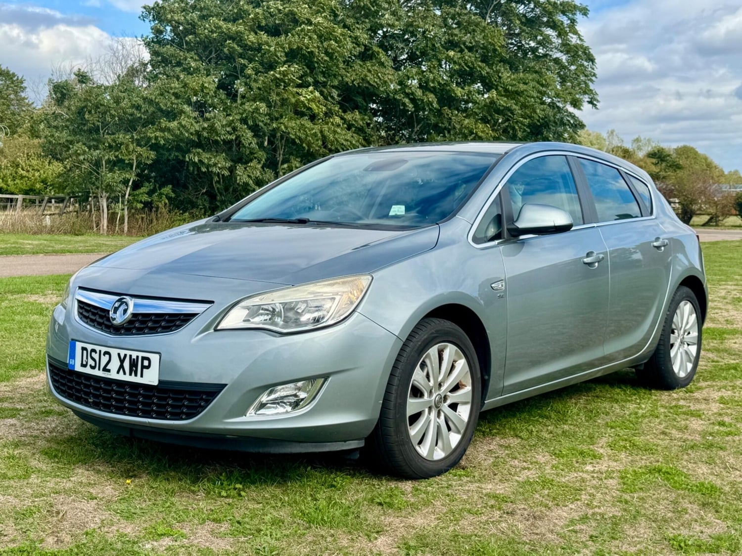Vauxhall Astra 2012 - Cars