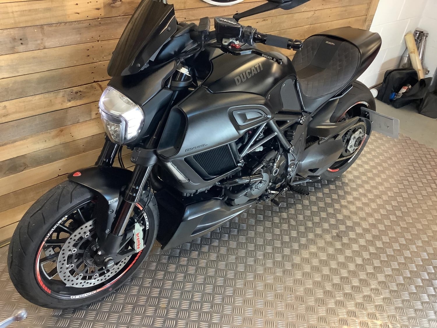[ berth ]Ducati Diavel