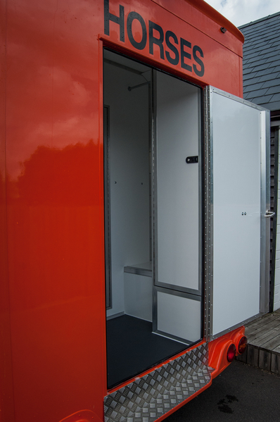Hunter   Horsebox - Trailers & Horseboxes