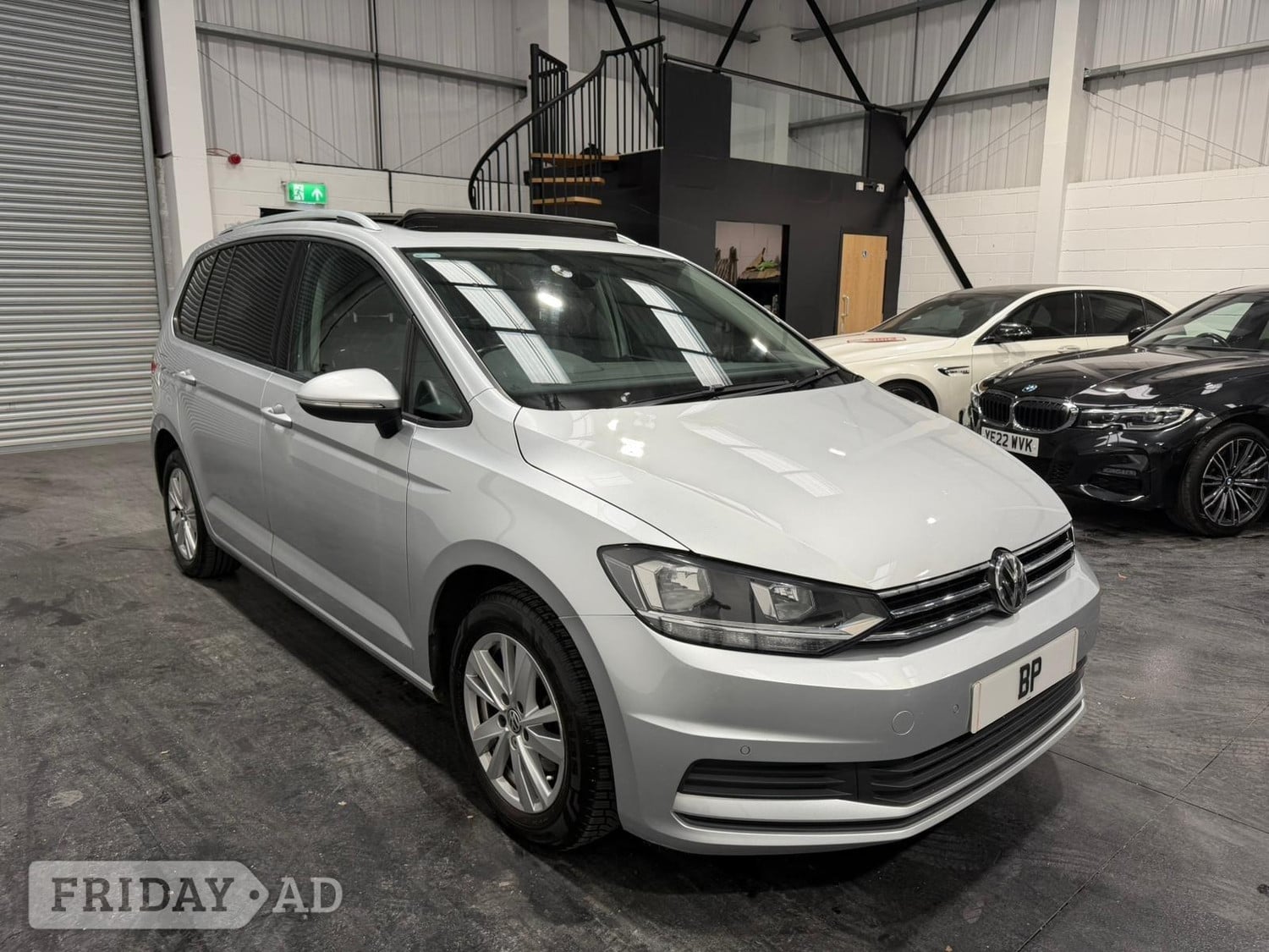 Volkswagen Touran 2020 - Cars