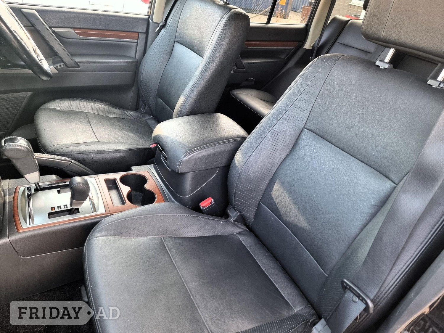 Mitsubishi Shogun 2014 - Cars