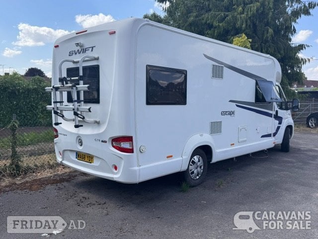 Swift Escape 674 Kingston Bagpuize