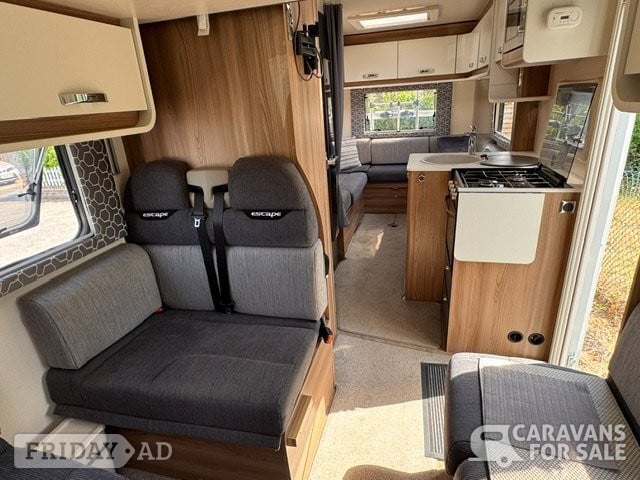 [ berth ]Swift Escape 674