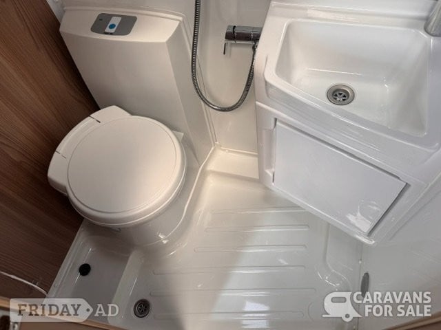 Swift Escape 674 2018 for sale - Motorhomes & Caravans