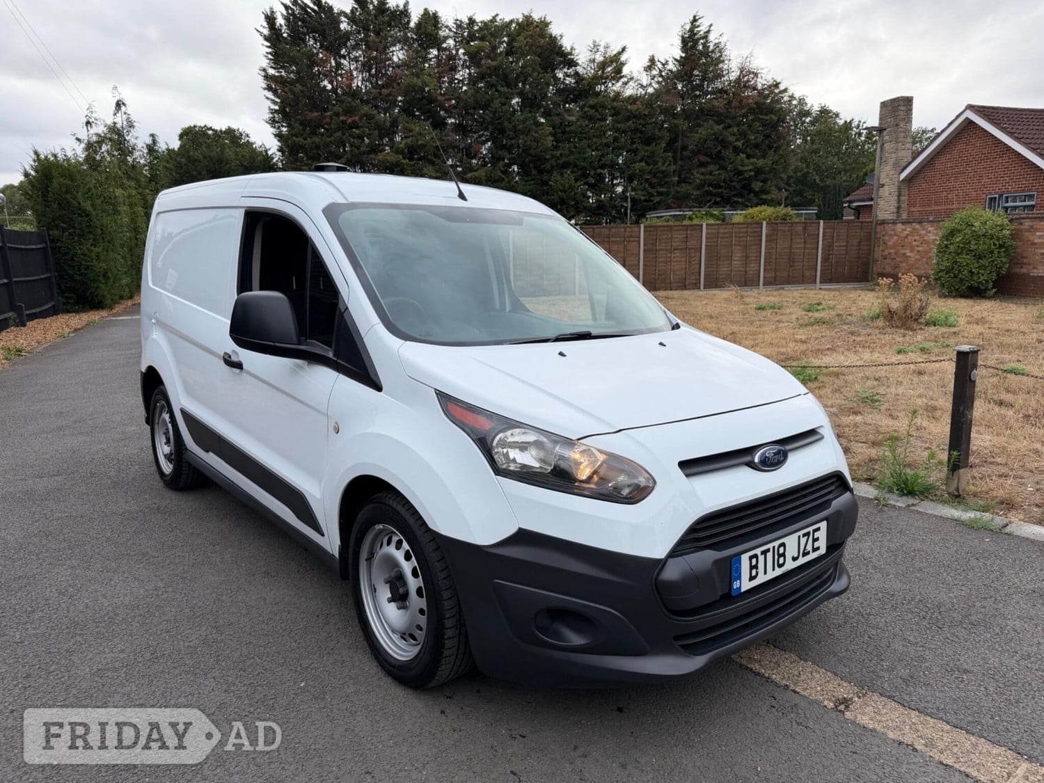 Ford Transit Connect 2018 in Addlestone