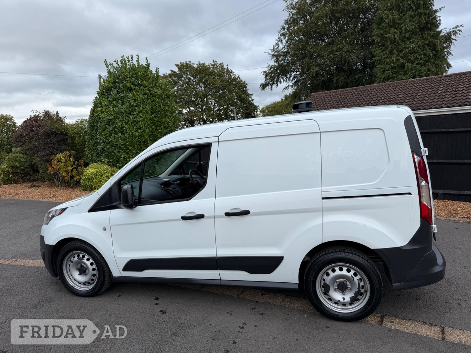 Ford Transit Connect 2018 - Vans & Commercial Vehicles in Addlestone