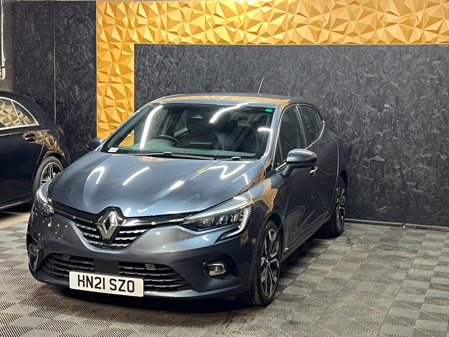 [ berth ]Renault Clio