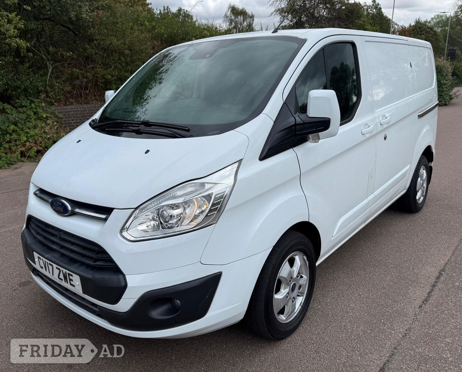 [ berth ]Ford Transit Custom
