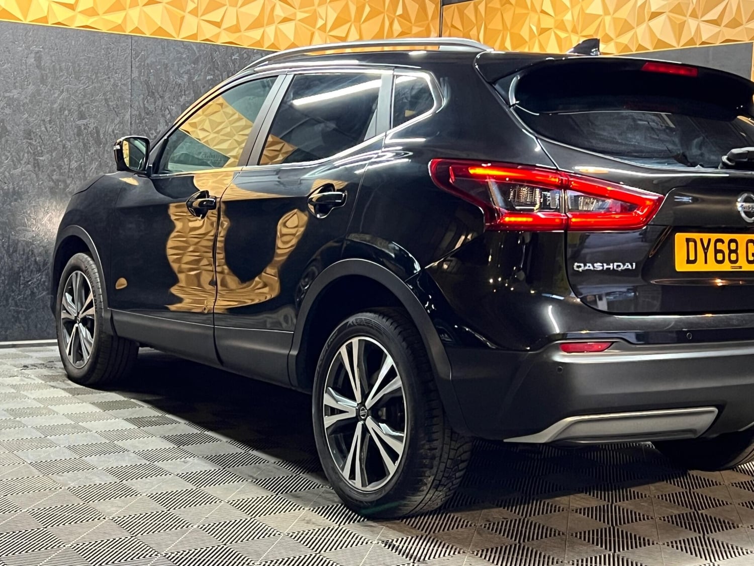 Nissan Qashqai 2018 - Cars in Halifax