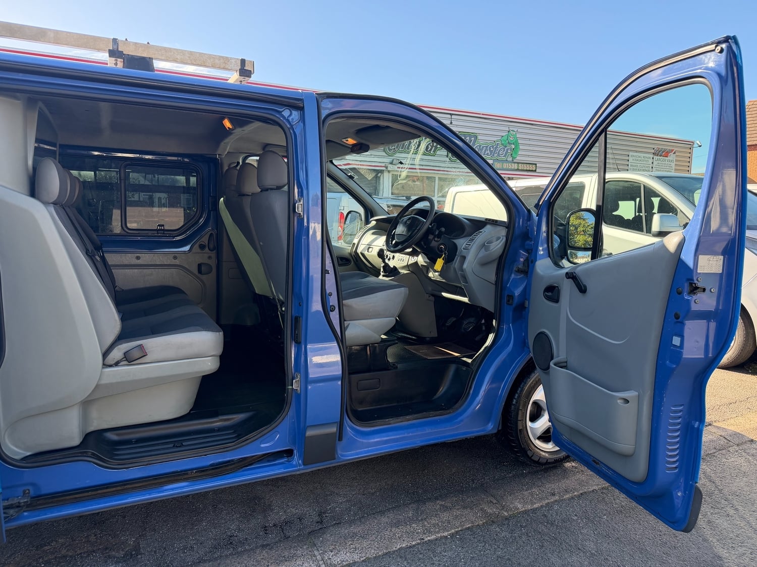 [ berth ]Vauxhall Vivaro