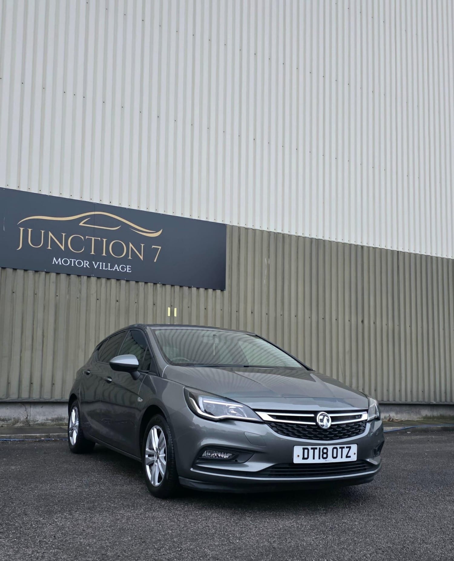 [ berth ]Vauxhall Astra