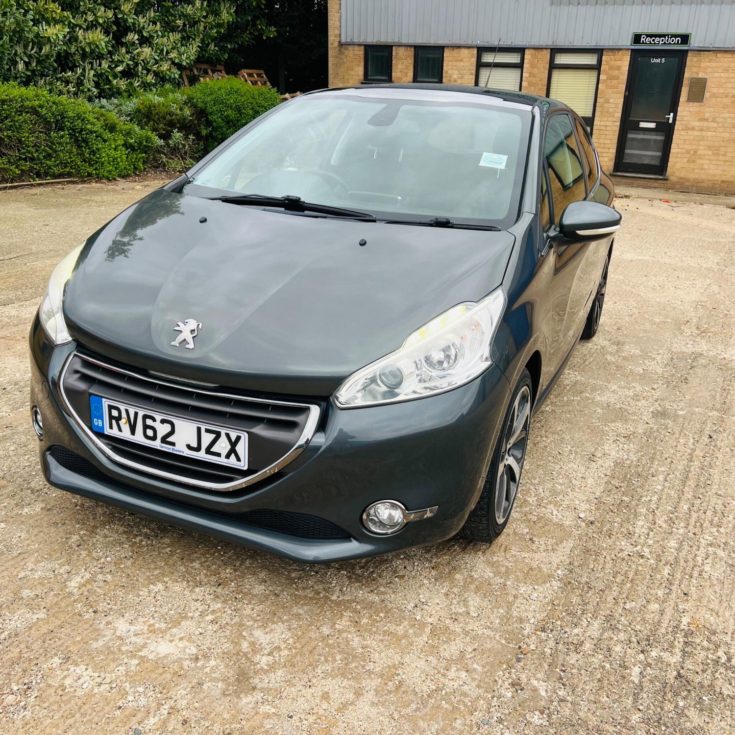 [ berth ]Peugeot 208