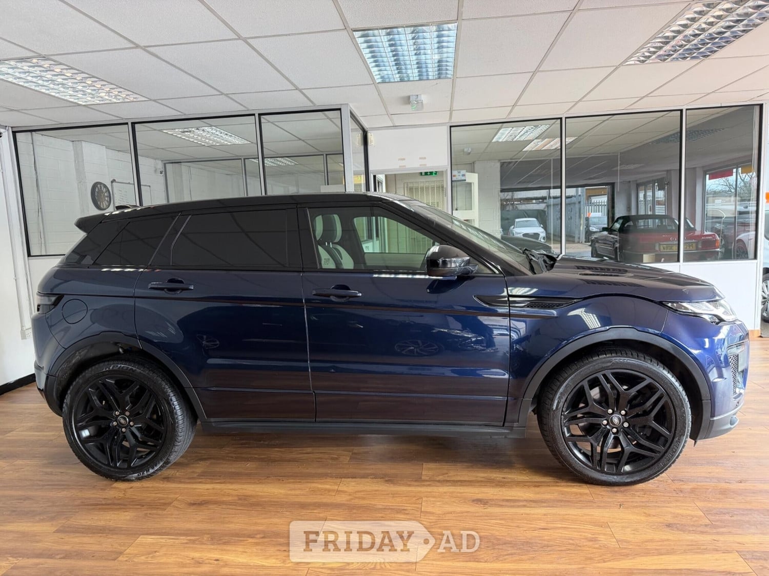 Land Rover Range Rover Evoque 2017 - Cars in Sandhurst