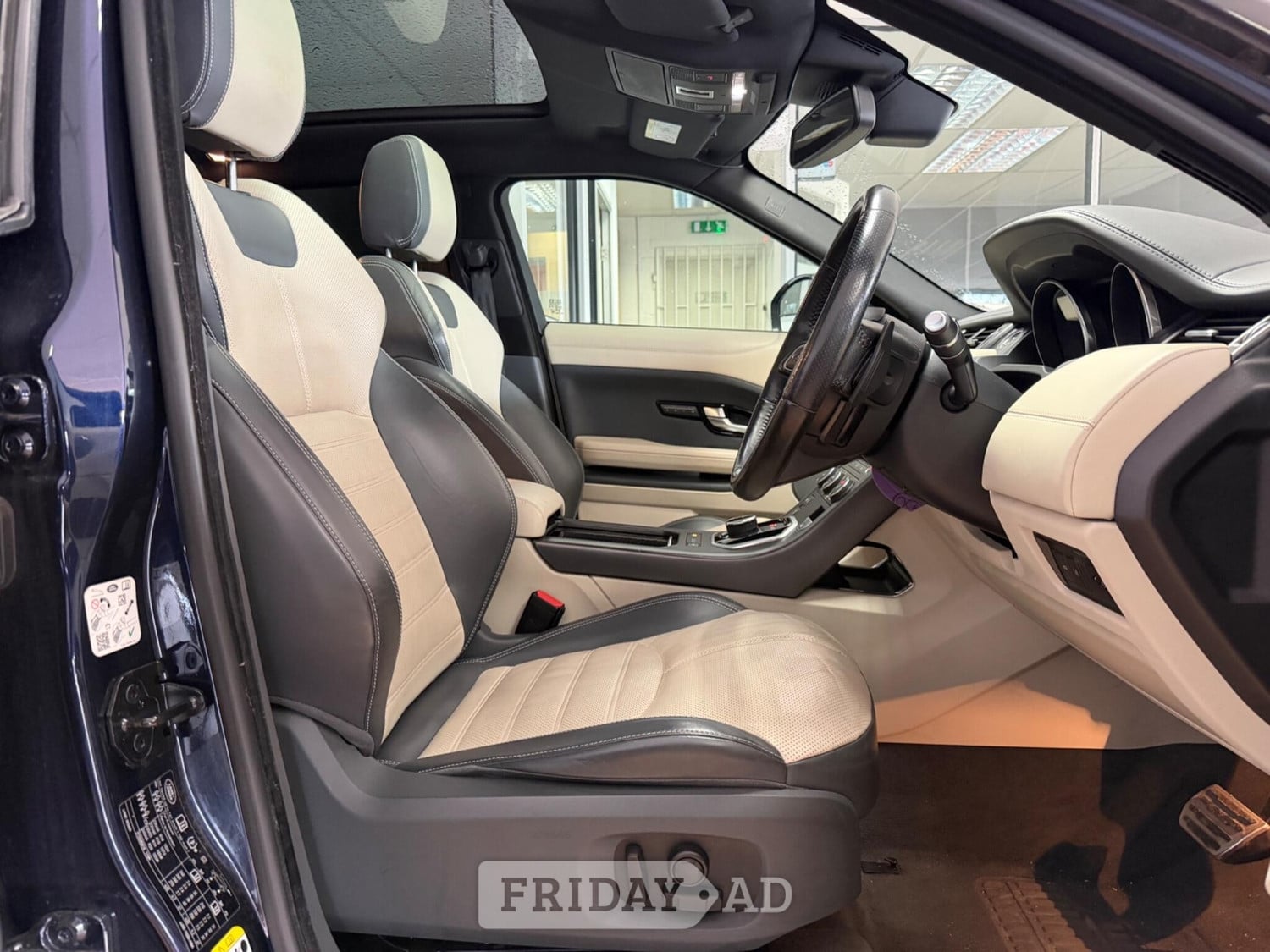 [ berth ]Land Rover Range Rover Evoque