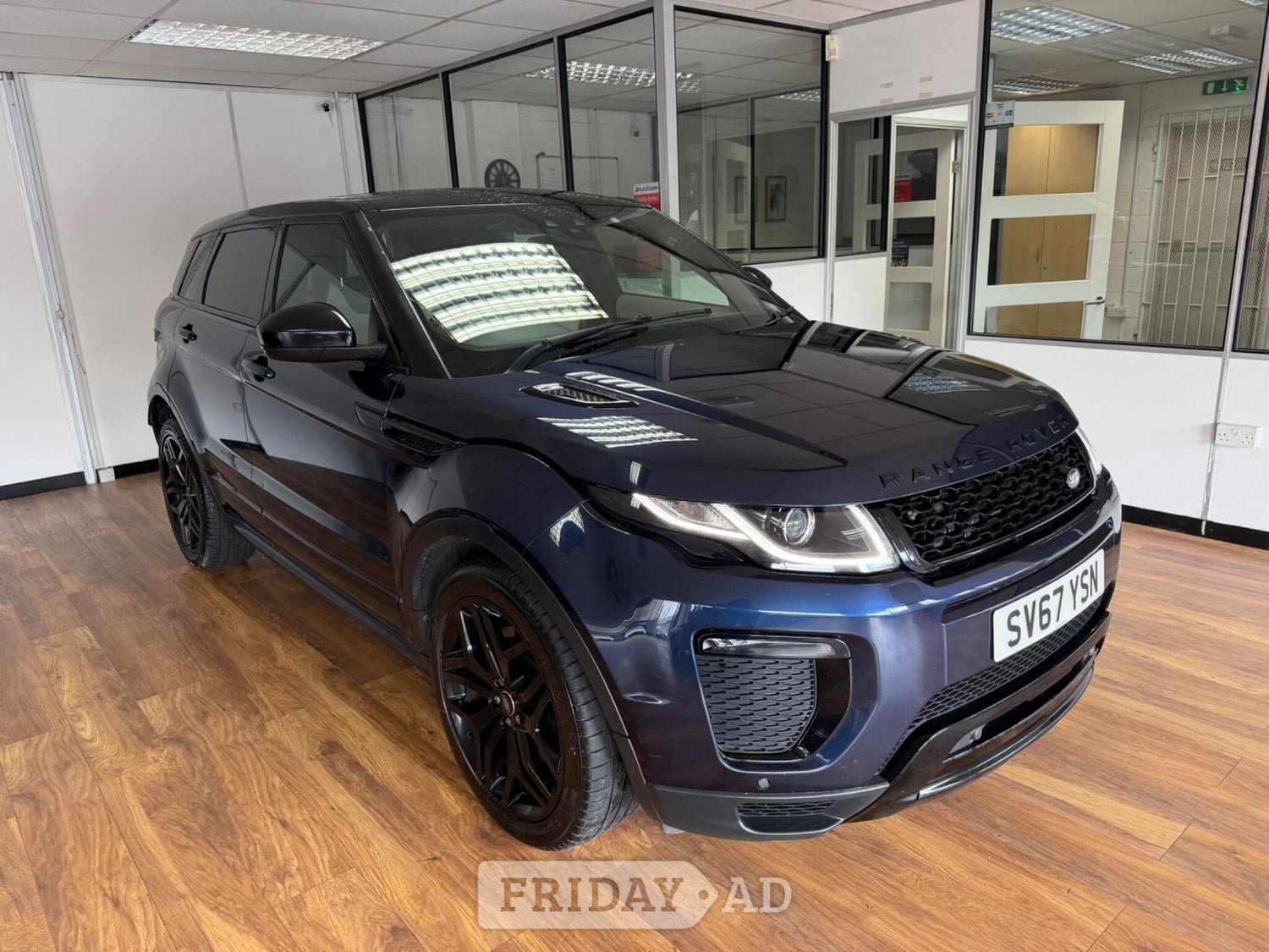 Land Rover Range Rover Evoque 2017 in Sandhurst