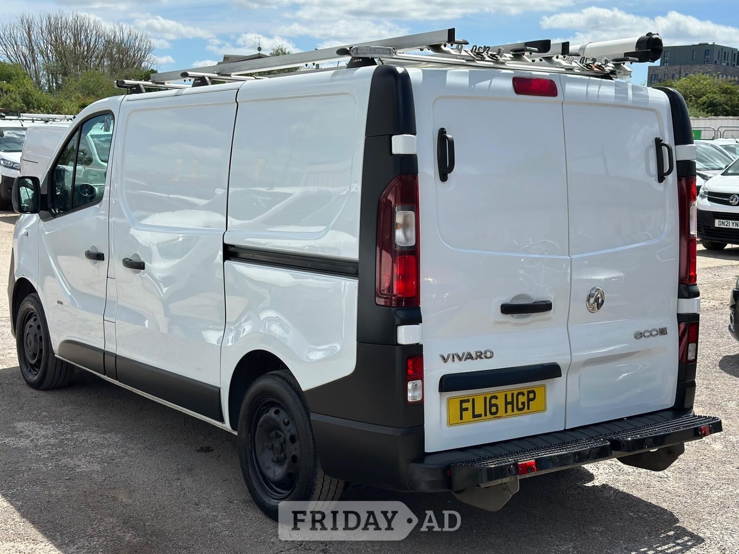 Vauxhall Vivaro 2016 - Vans & Commercial Vehicles