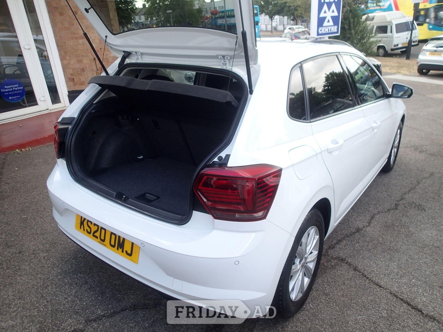 Volkswagen Polo 2020 - Cars
