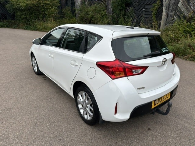 Toyota Auris 2013 - Cars