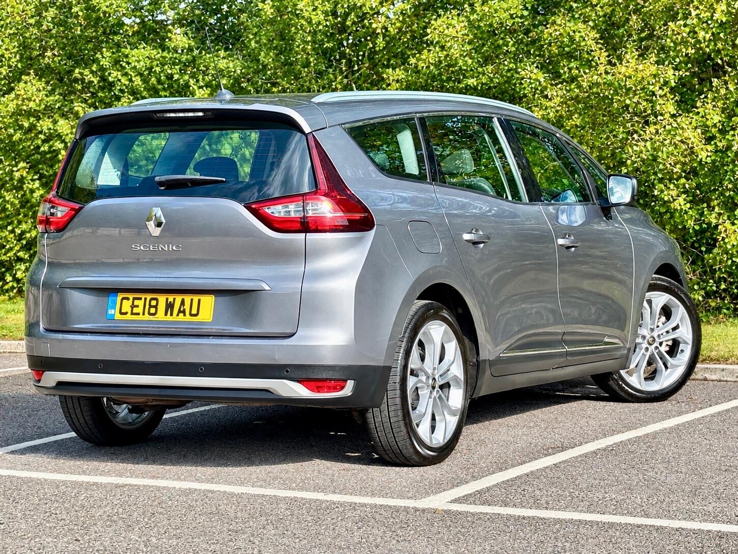 Renault Grand Scenic 2018 - Cars