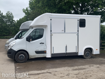 Select Hawk Renault Horsebox