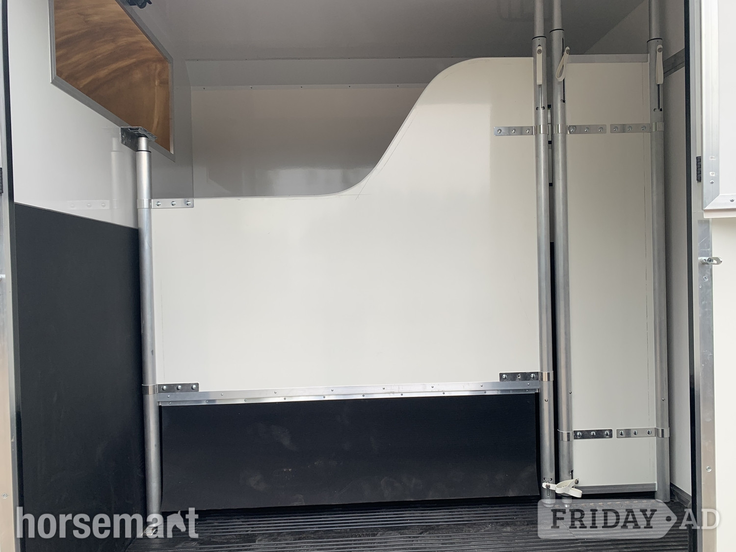 Select Hawk Renault Horsebox - Trailers & Horseboxes