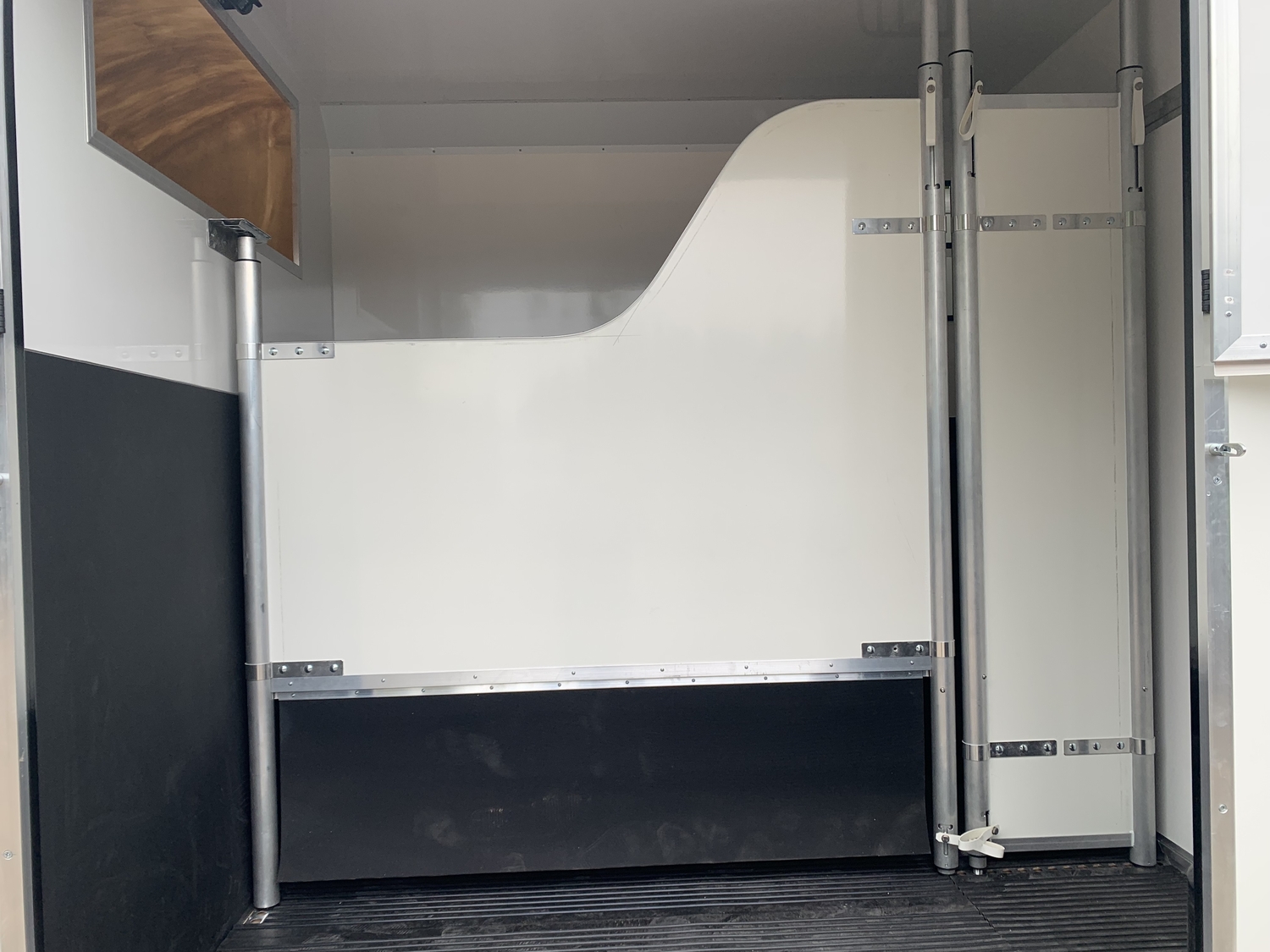 Select Hawk Renault Horsebox - Trailers & Horseboxes