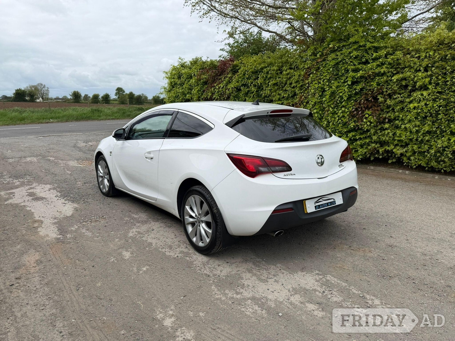 Vauxhall Astra 2013 - Cars in Craigavon