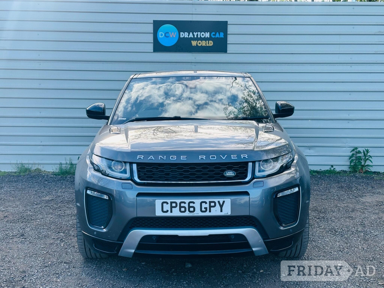 [ berth ]Land Rover Range Rover Evoque