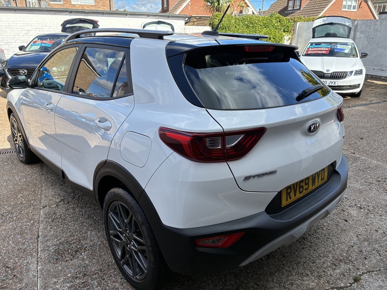 [ berth ]Kia Stonic