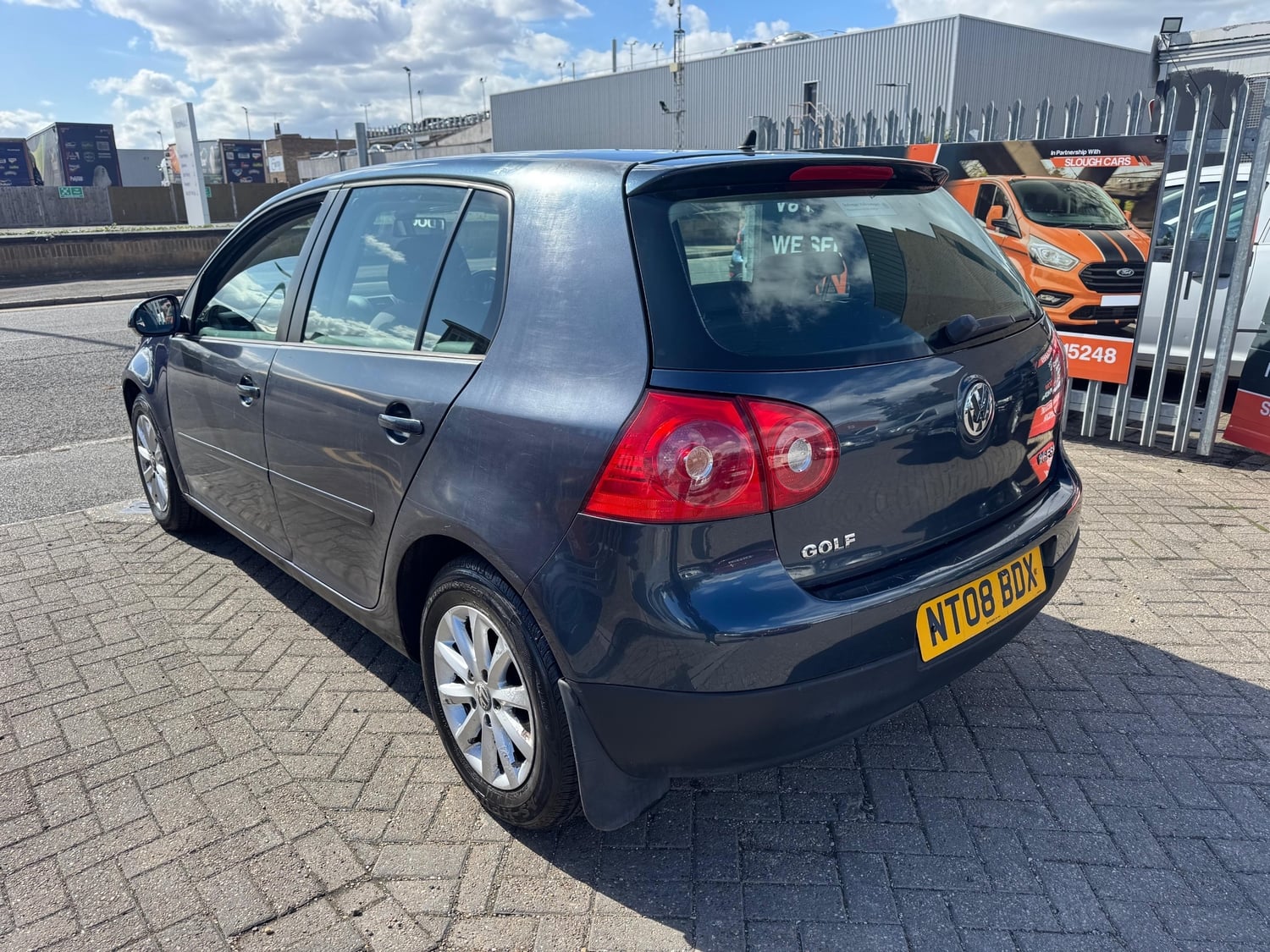 [ berth ]Volkswagen Golf