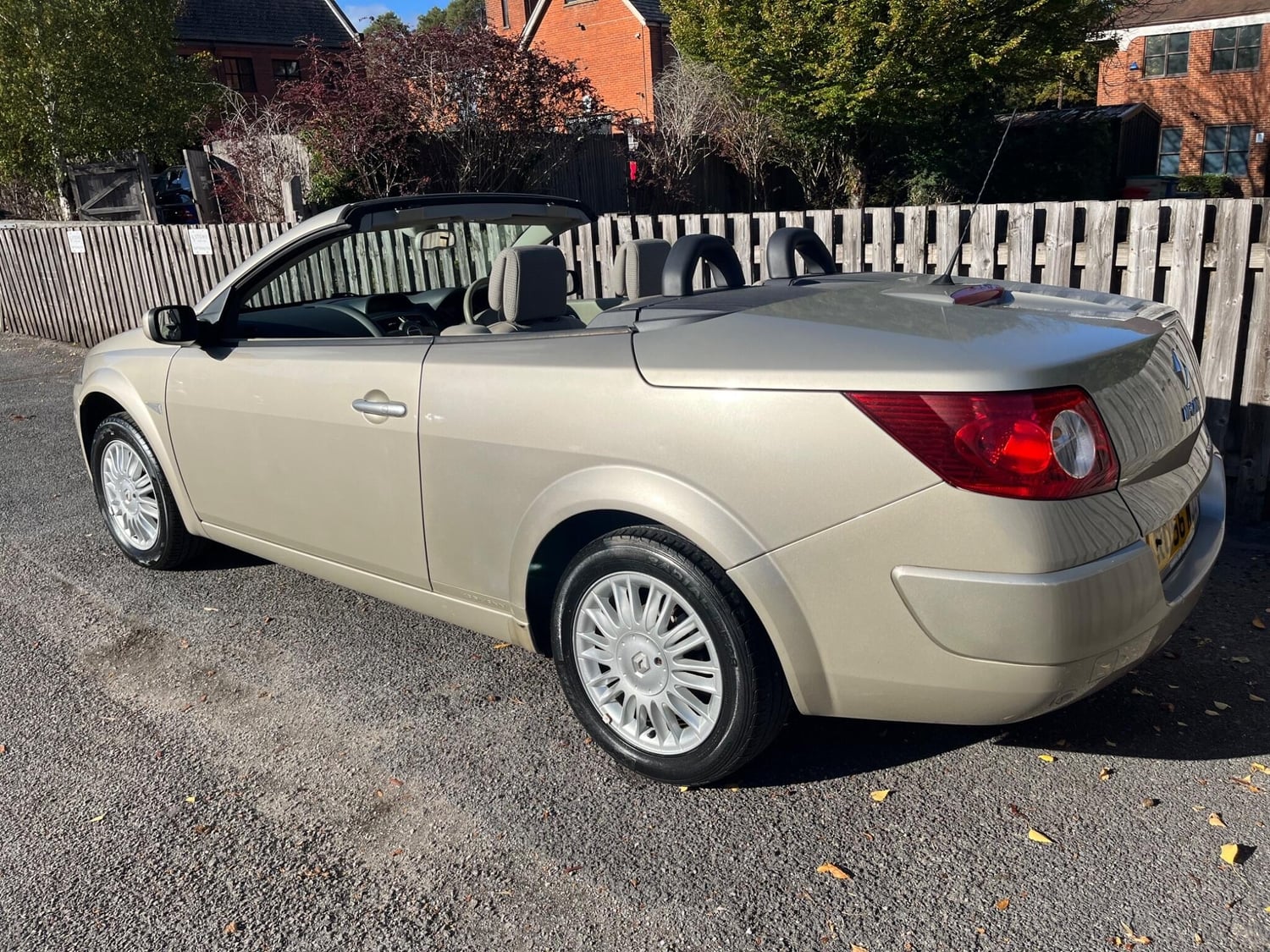 [ berth ]Renault Megane